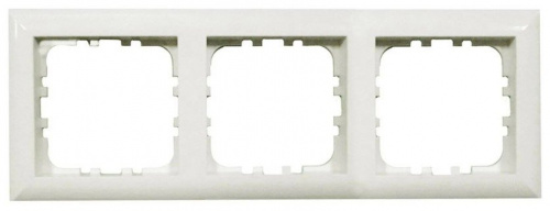 Рамка 3-постовая белая LK60 (864304-1) Рамка